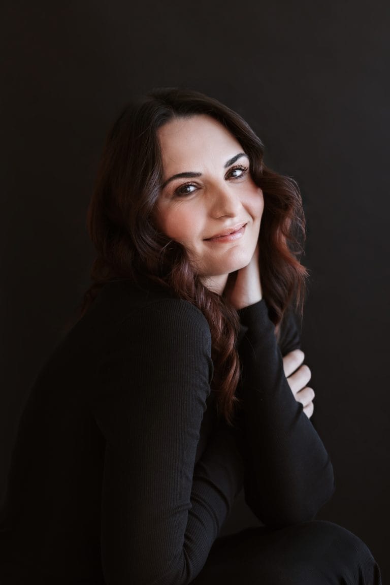 "Contact us" " Sanja, fotografinja iz Bleda, Slovenija – fotografiranje porok, elopementov, portretov žensk, novorojenčkov in studijsko fotografiranje s toplim in prijaznim pristopom." "Sanja, photographer from Bled, Slovenia – wedding photography, elopements, women's portraits, newborns, and studio photography with a warm and friendly approach."